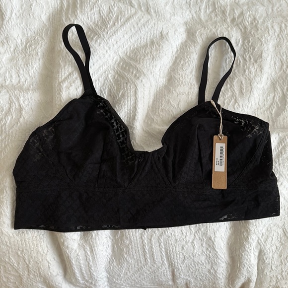 SKIMS Other - BNWT SKIMS Logo Mesh Bralette * SOLD OUT*